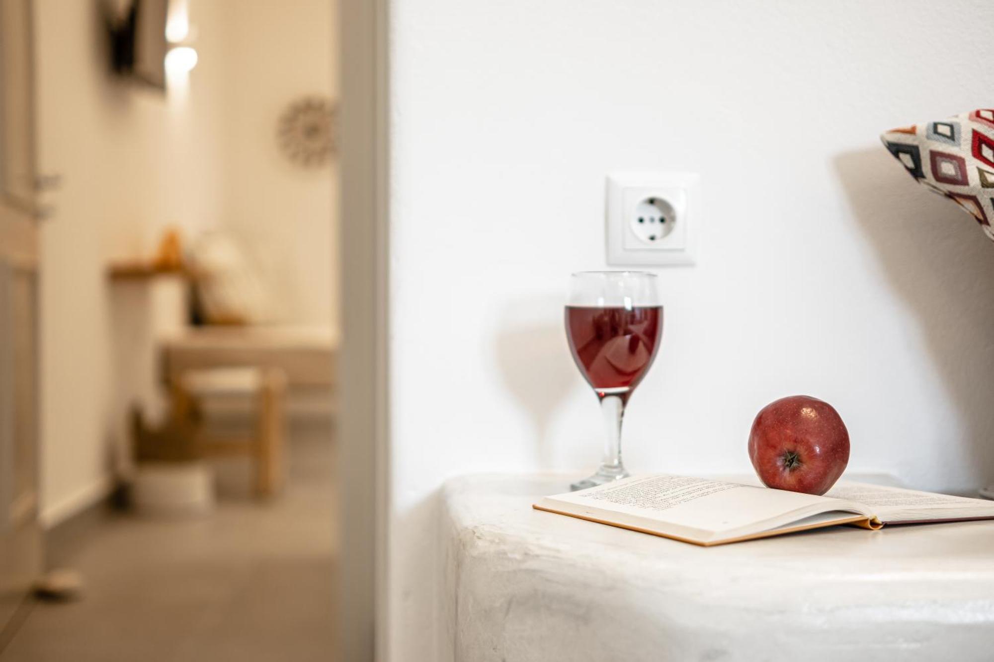 Porto Dema Luxury Suites Schoinoussa 외부 사진