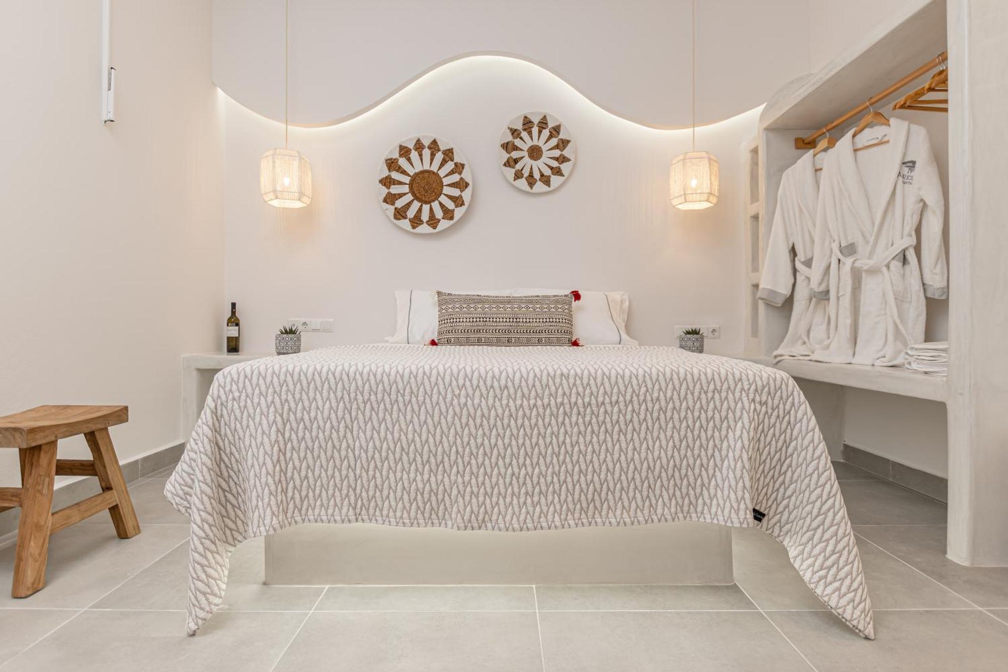 Porto Dema Luxury Suites Schoinoussa 외부 사진