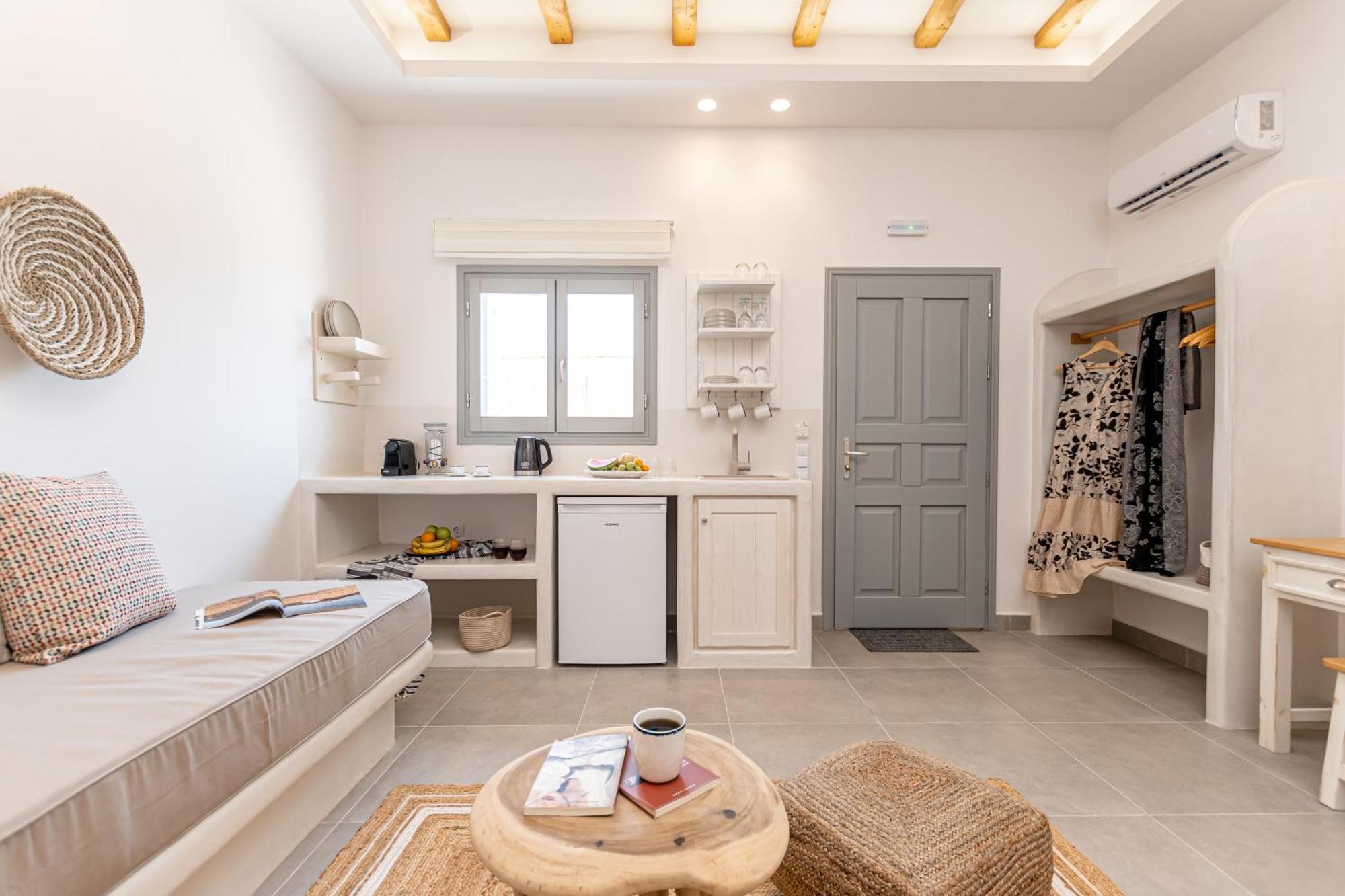 Porto Dema Luxury Suites Schoinoussa 외부 사진