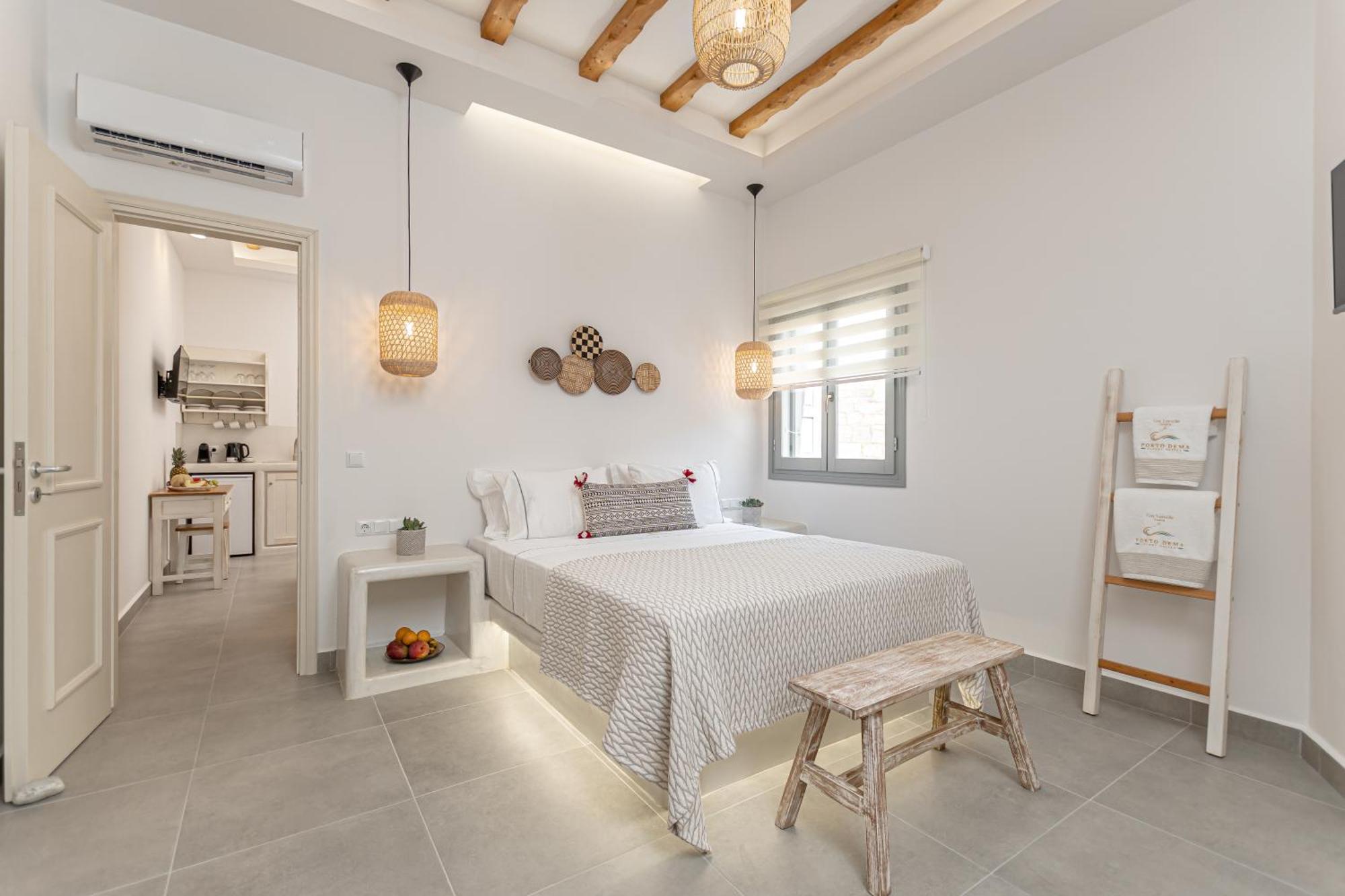Porto Dema Luxury Suites Schoinoussa 외부 사진