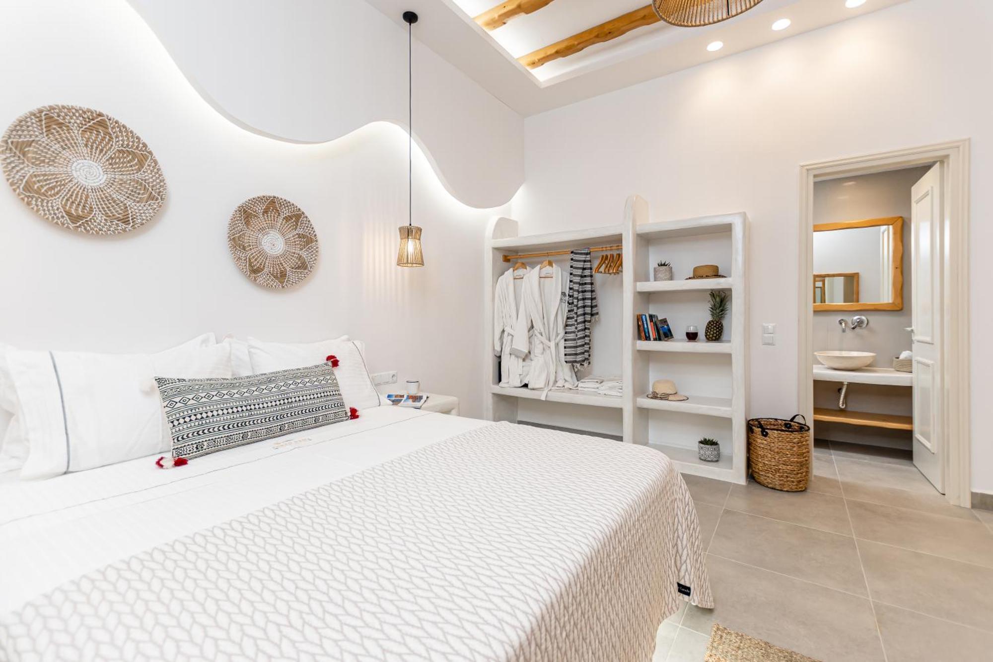 Porto Dema Luxury Suites Schoinoussa 외부 사진