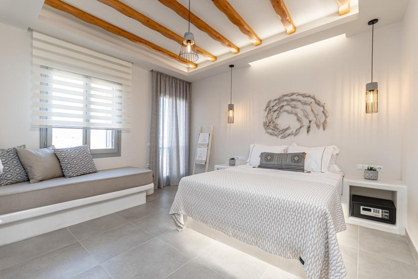 Porto Dema Luxury Suites Schoinoussa 외부 사진