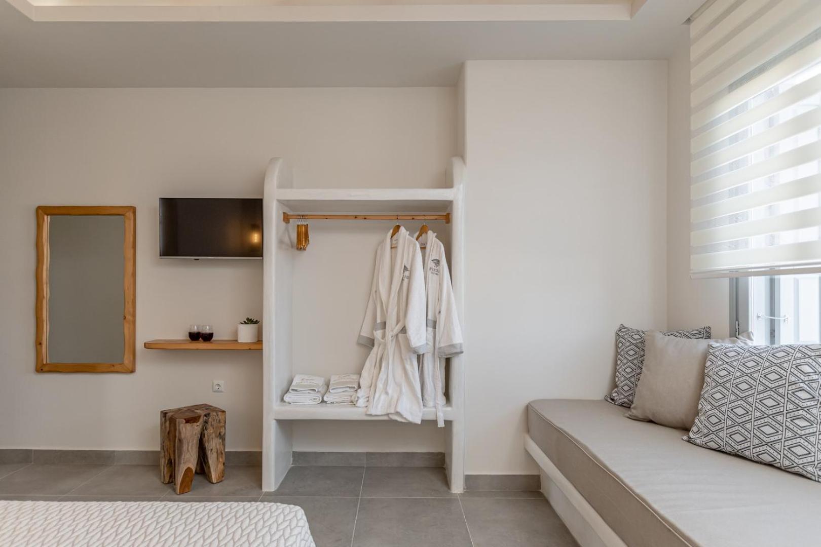 Porto Dema Luxury Suites Schoinoussa 외부 사진