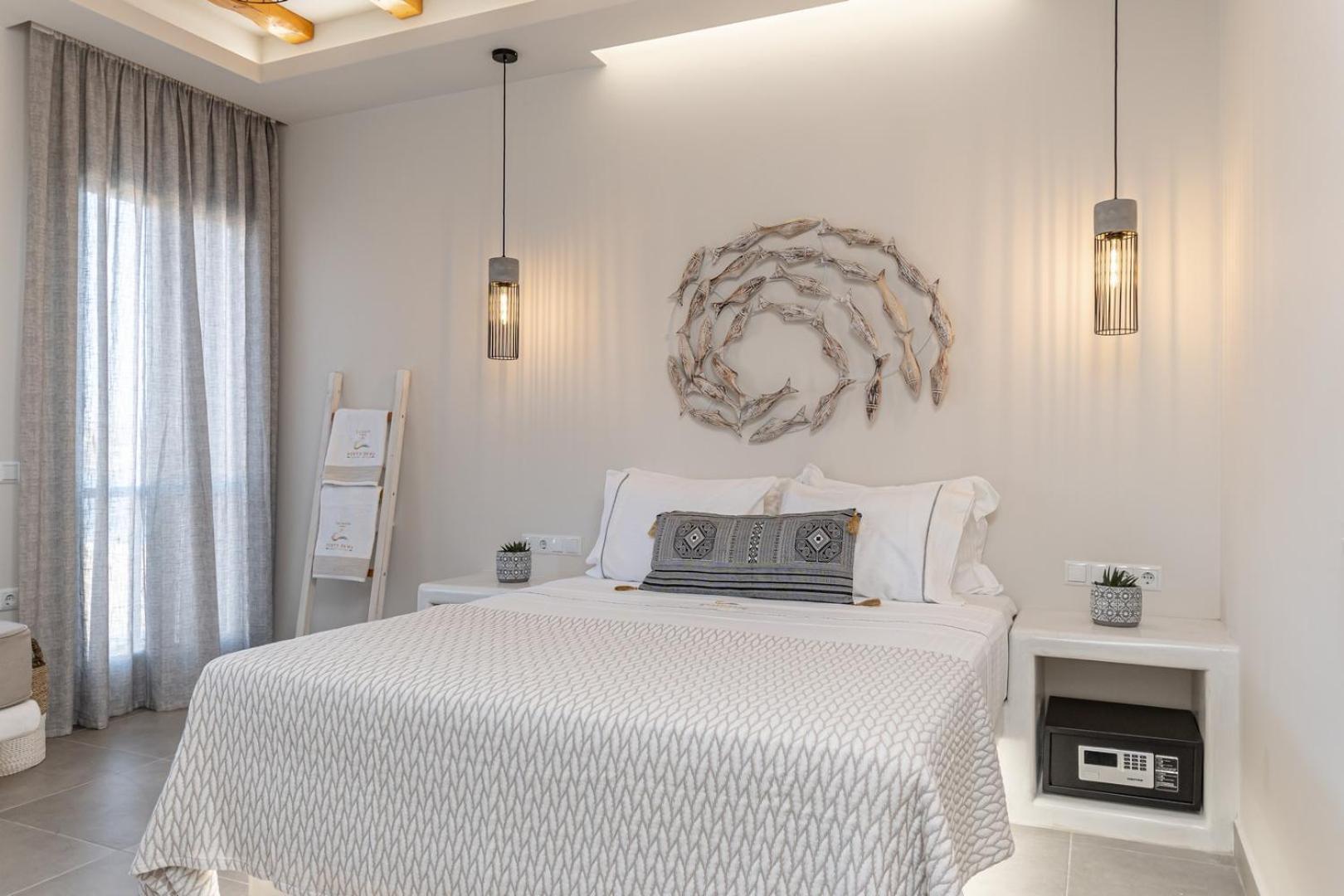 Porto Dema Luxury Suites Schoinoussa 외부 사진