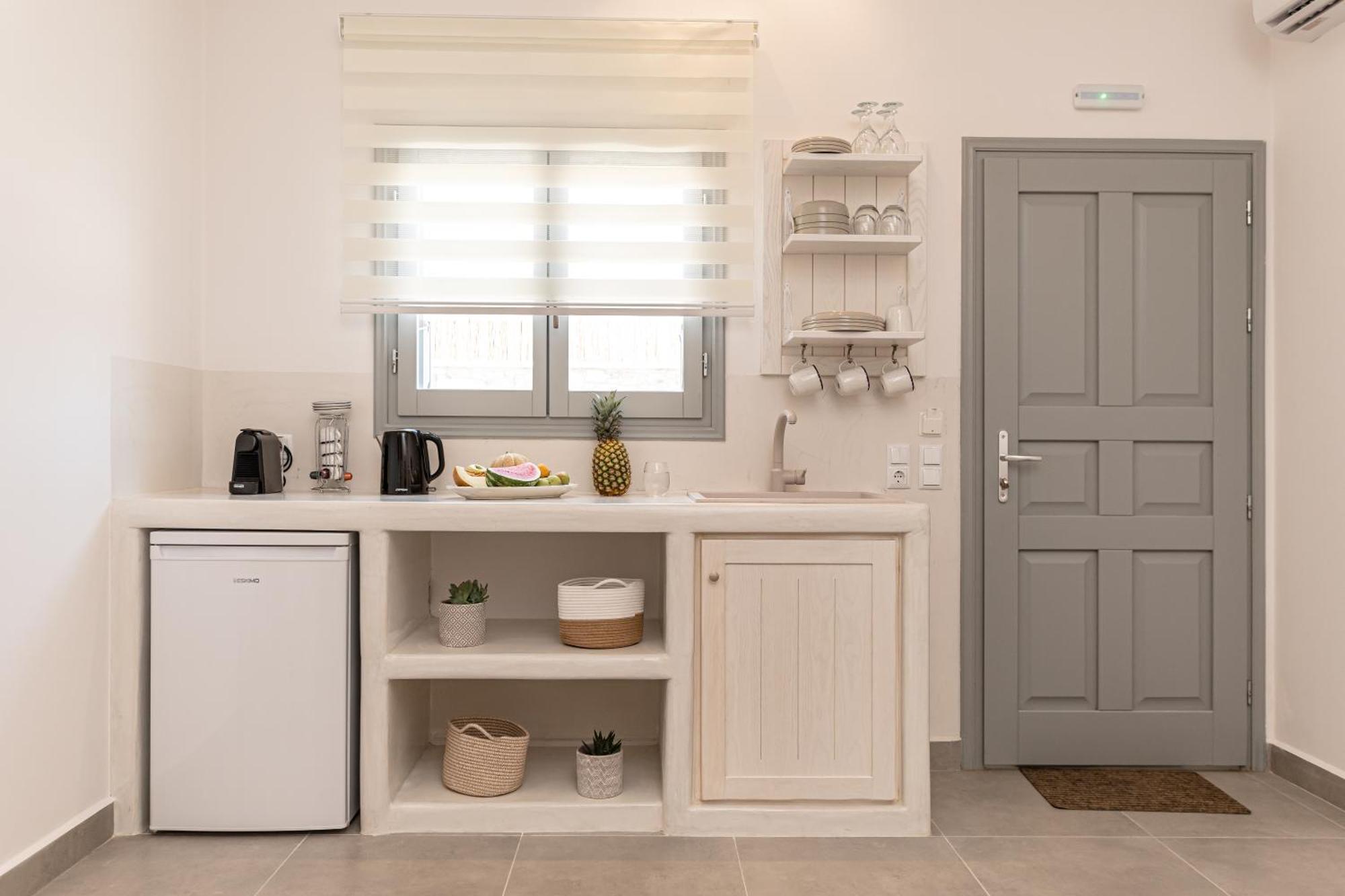 Porto Dema Luxury Suites Schoinoussa 외부 사진