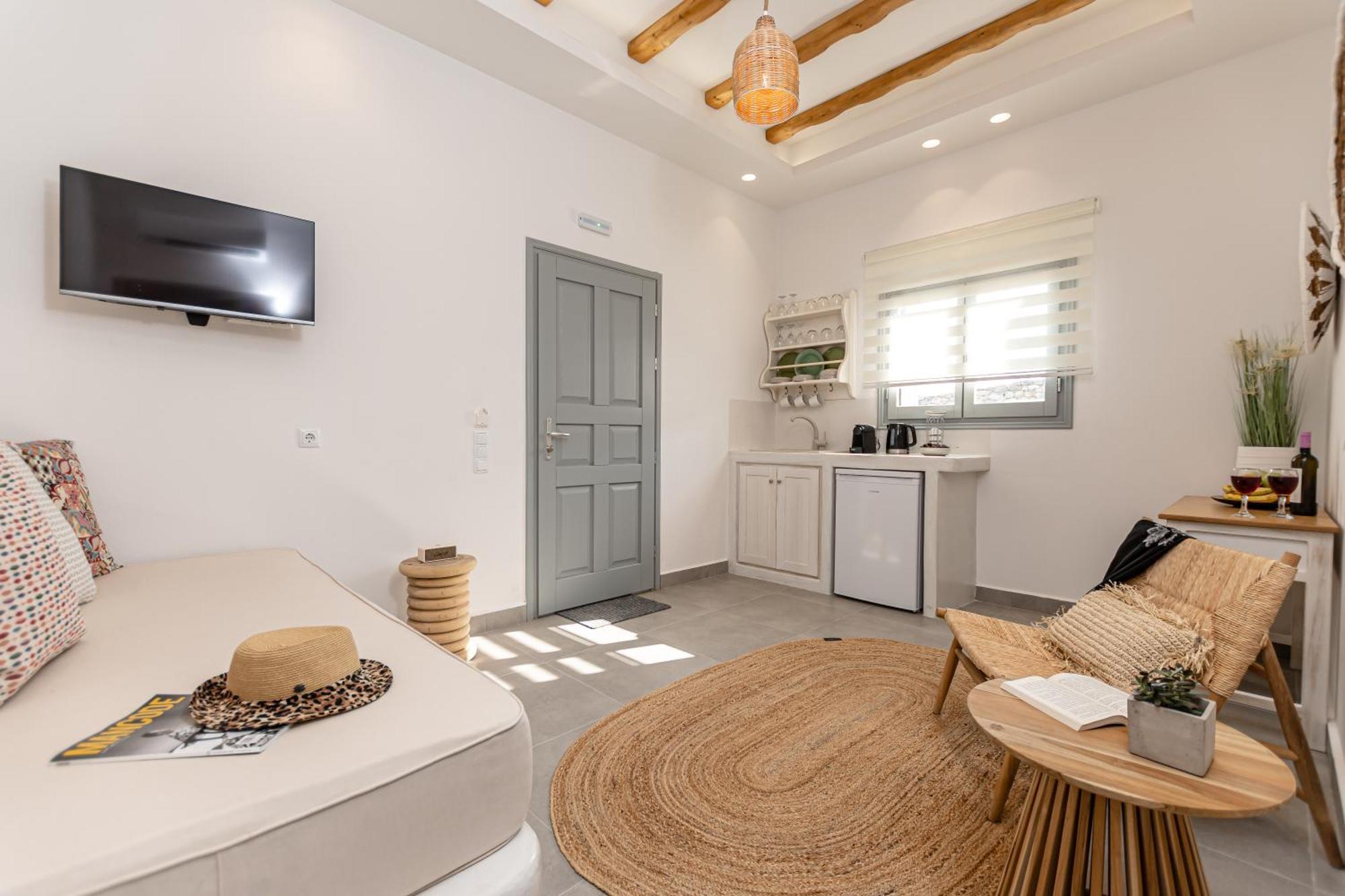 Porto Dema Luxury Suites Schoinoussa 외부 사진
