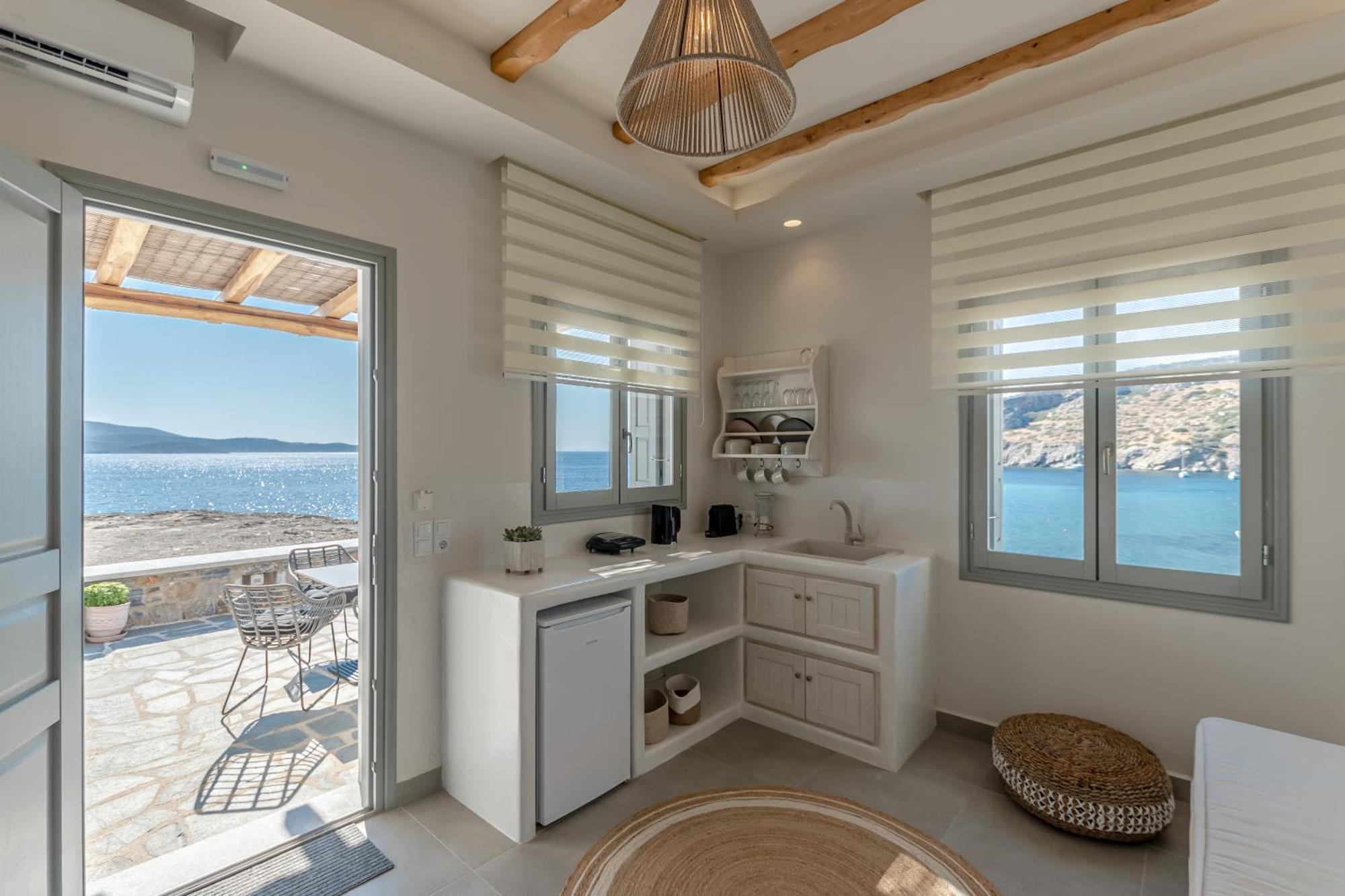 Porto Dema Luxury Suites Schoinoussa 외부 사진
