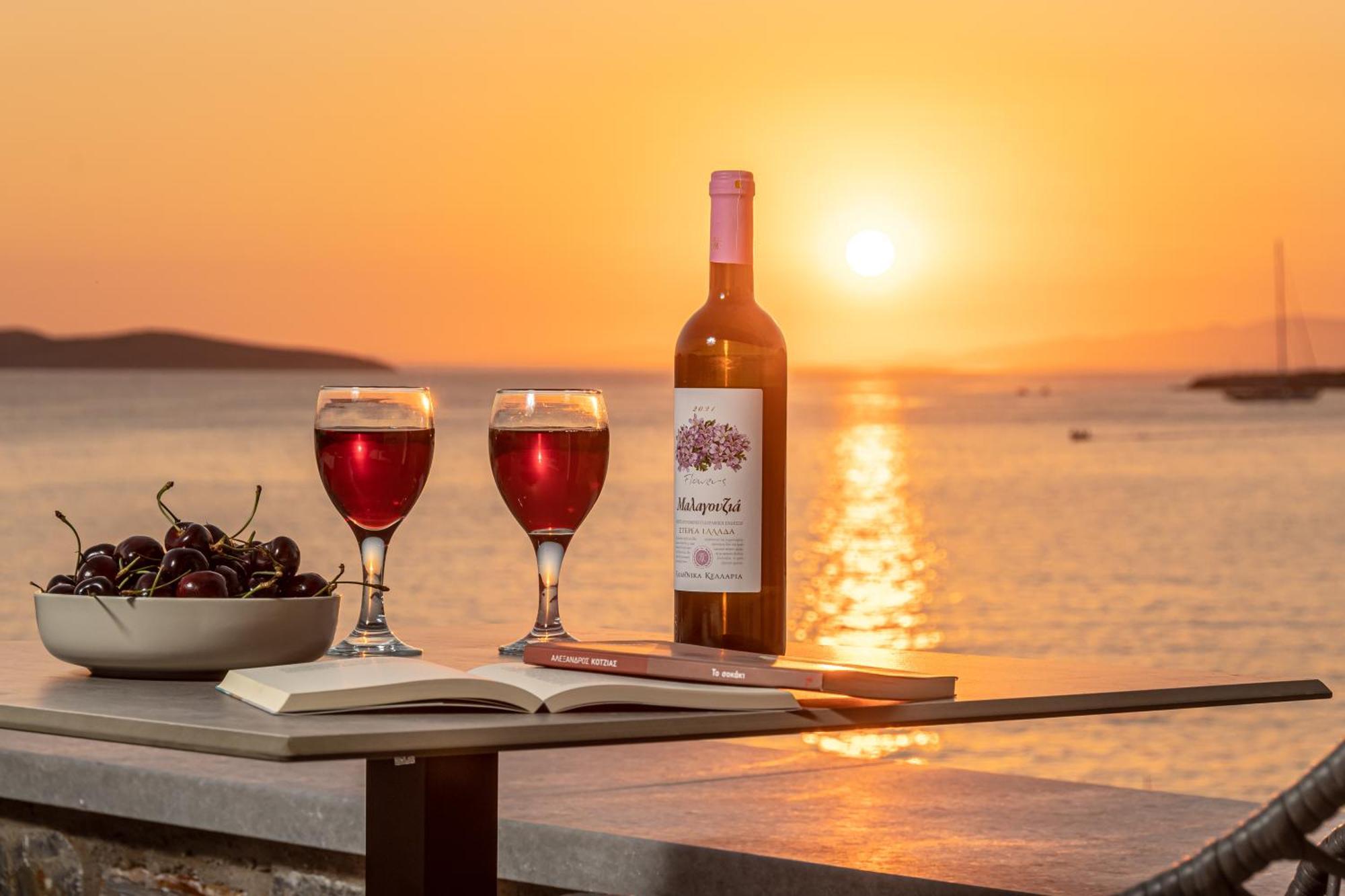 Porto Dema Luxury Suites Schoinoussa 외부 사진